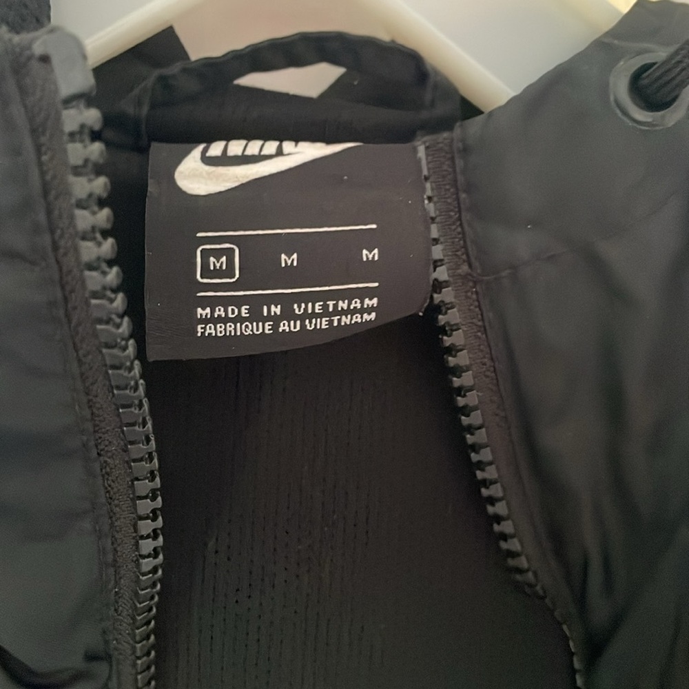Nike Jacket Size Medium - image 2